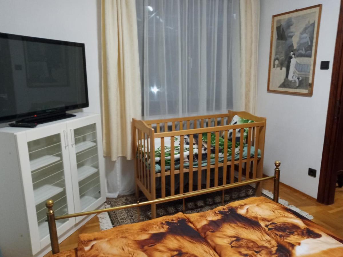 Luxury Eagle Apartman Budapest Exteriör bild