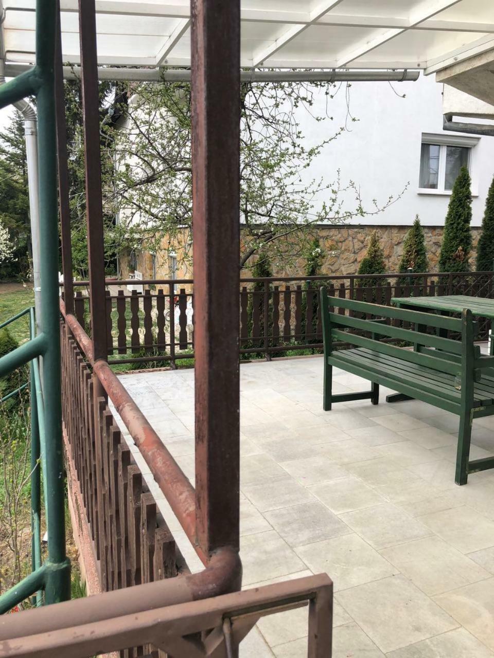 Luxury Eagle Apartman Budapest Exteriör bild